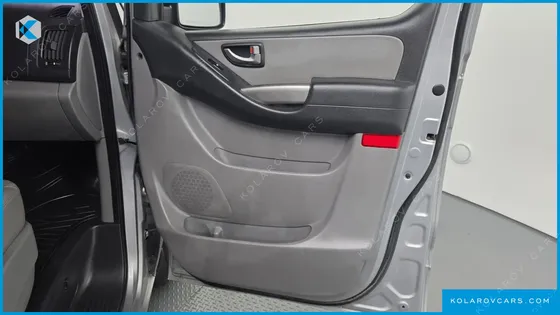 HYUNDAI STAREX 4WD 12-SEATER WAGON