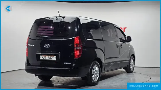 HYUNDAI STAREX 5-SEATER VAN