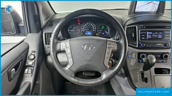HYUNDAI STAREX 5-SEATER VAN