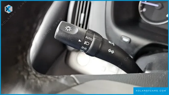 HYUNDAI STAREX 5-SEATER VAN
