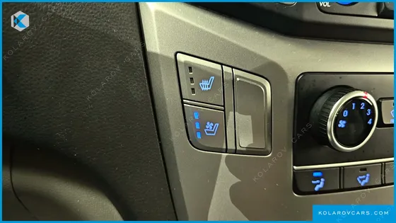 HYUNDAI STAREX 5-SEATER VAN