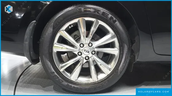 KIA CARNIVAL 9-SEATER PRSTIGE