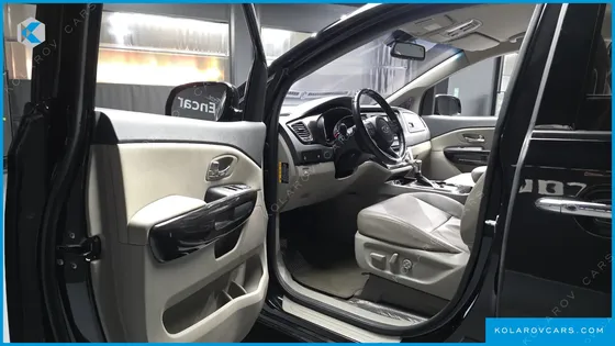 KIA CARNIVAL 9-SEATER PRSTIGE