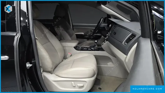 KIA CARNIVAL 9-SEATER PRSTIGE