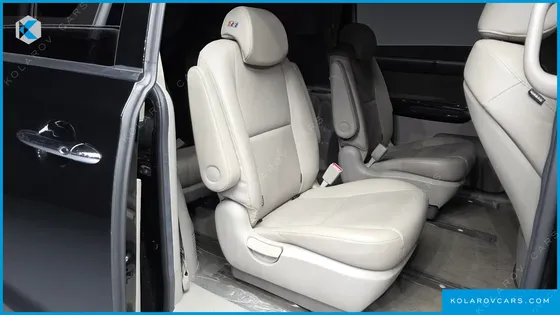KIA CARNIVAL 9-SEATER PRSTIGE