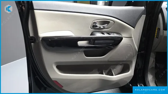 KIA CARNIVAL 9-SEATER PRSTIGE