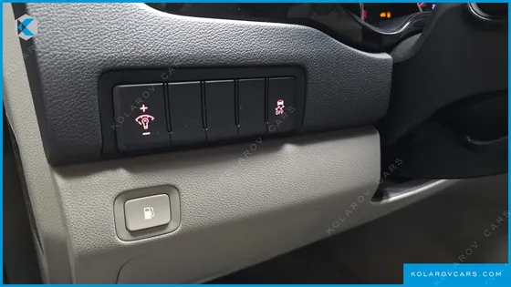 KIA CARNIVAL 9-SEATER PRSTIGE