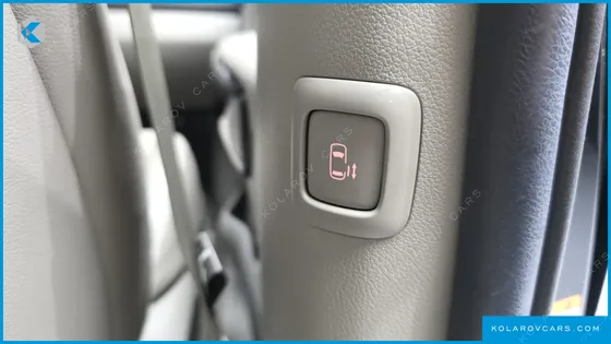KIA CARNIVAL 9-SEATER PRSTIGE