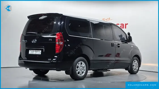 HYUNDAI STAREX 12-SEATER WAGON