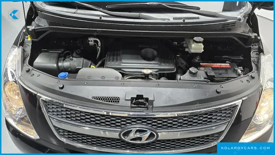 HYUNDAI STAREX 12-SEATER WAGON