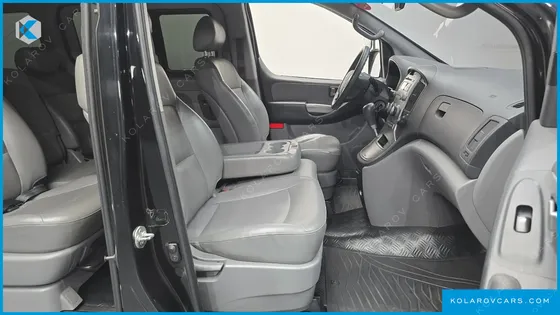 HYUNDAI STAREX 12-SEATER WAGON