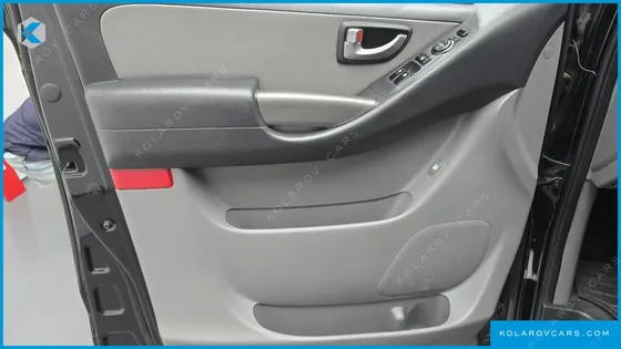 HYUNDAI STAREX 12-SEATER WAGON