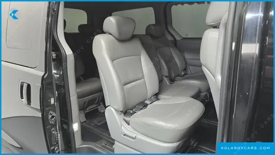 HYUNDAI STAREX 12-SEATER WAGON