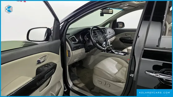 KIA CARNIVAL 9-SEATER PRSTIGE