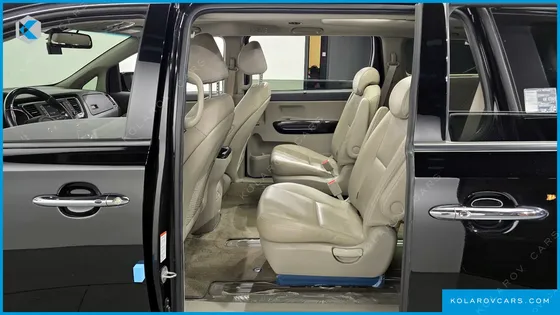 KIA CARNIVAL 9-SEATER PRSTIGE