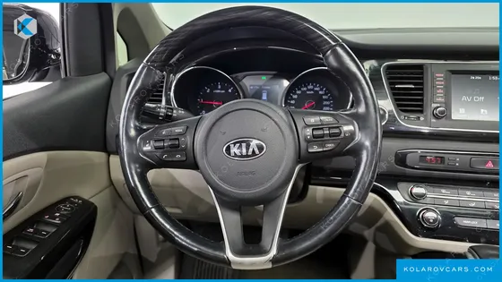 KIA CARNIVAL 9-SEATER PRSTIGE