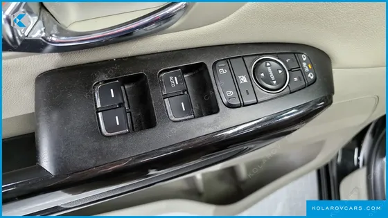 KIA CARNIVAL 9-SEATER PRSTIGE