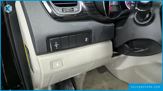 KIA CARNIVAL 9-SEATER PRSTIGE