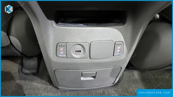 KIA CARNIVAL 9-SEATER PRSTIGE