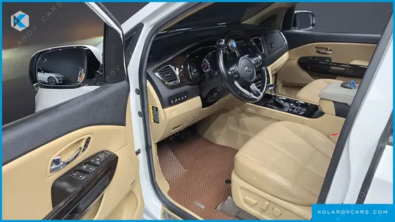 KIA CARNIVAL GASOLINE 9-SEATER NOBLESSE SPECIAL
