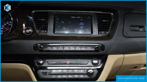 KIA CARNIVAL GASOLINE 9-SEATER NOBLESSE SPECIAL