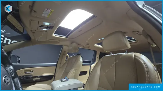 KIA CARNIVAL GASOLINE 9-SEATER NOBLESSE SPECIAL