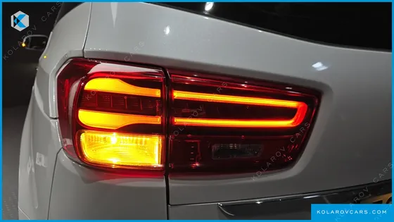 KIA CARNIVAL GASOLINE 9-SEATER NOBLESSE SPECIAL
