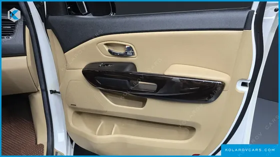 KIA CARNIVAL GASOLINE 9-SEATER NOBLESSE SPECIAL