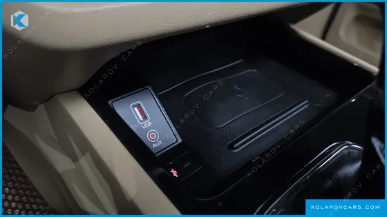 KIA CARNIVAL GASOLINE 9-SEATER NOBLESSE SPECIAL