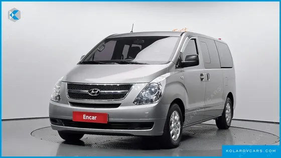 HYUNDAI STAREX 5-SEATER VAN