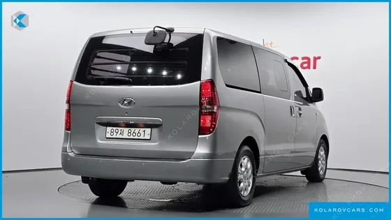HYUNDAI STAREX 5-SEATER VAN