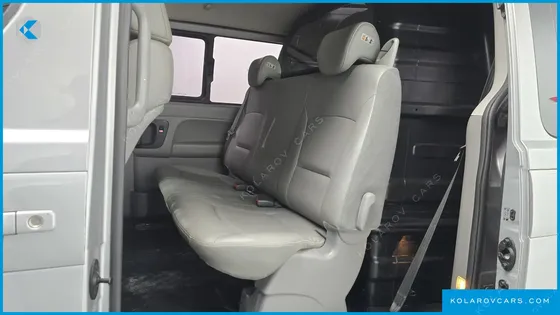 HYUNDAI STAREX 5-SEATER VAN