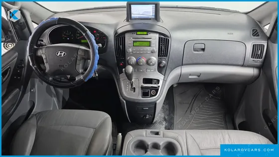 HYUNDAI STAREX 12-SEATER WAGON