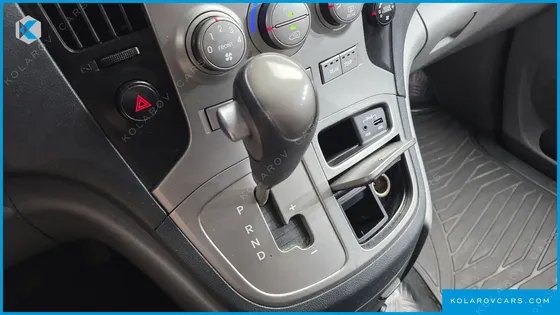 HYUNDAI STAREX 12-SEATER WAGON