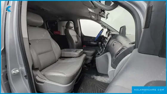 HYUNDAI STAREX 12-SEATER WAGON