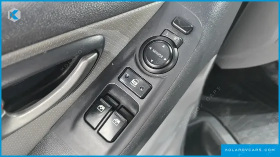 HYUNDAI STAREX 12-SEATER WAGON