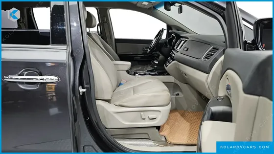 KIA CARNIVAL 7-SEATER LIMOUSINE