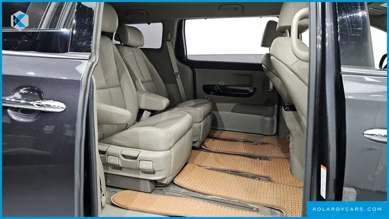 KIA CARNIVAL 7-SEATER LIMOUSINE