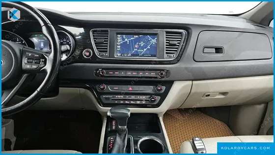 KIA CARNIVAL 7-SEATER LIMOUSINE
