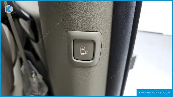 KIA CARNIVAL 7-SEATER LIMOUSINE