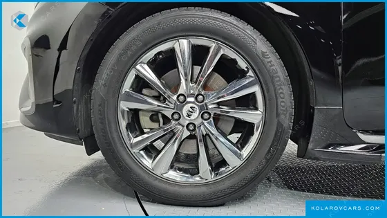 KIA CARNIVAL 9-SEATER NOBLESSE SPECIAL