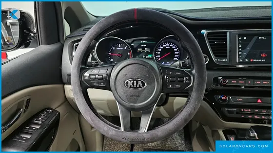 KIA CARNIVAL 9-SEATER NOBLESSE SPECIAL