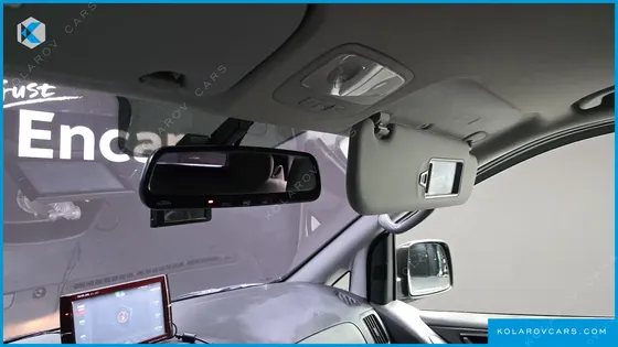 HYUNDAI STAREX 5-SEATER VAN
