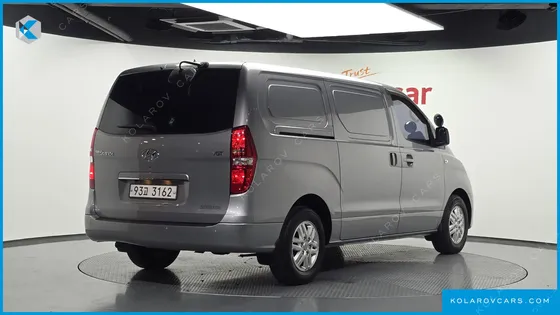 HYUNDAI STAREX 3-SEATER VAN