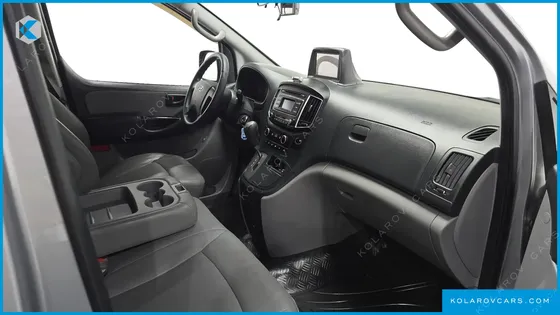 HYUNDAI STAREX 3-SEATER VAN