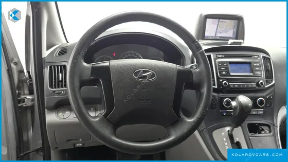 HYUNDAI STAREX 3-SEATER VAN