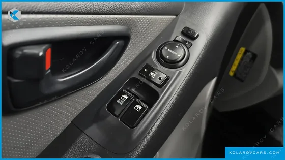 HYUNDAI STAREX 3-SEATER VAN