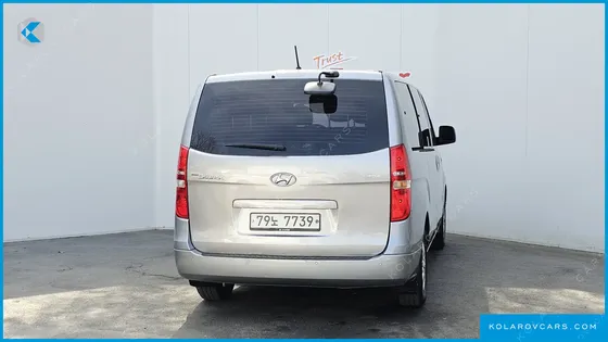 HYUNDAI STAREX 12-SEATER WAGON