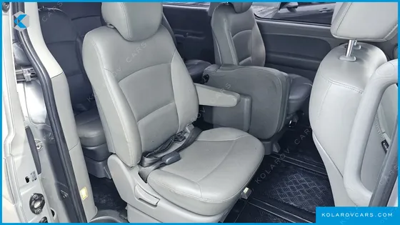 HYUNDAI STAREX 12-SEATER WAGON