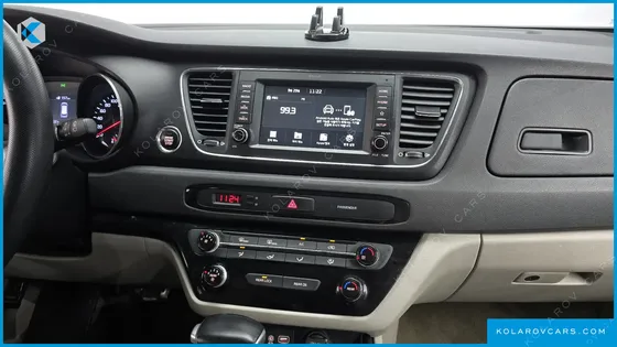 KIA CARNIVAL 9-SEATER LUXURY